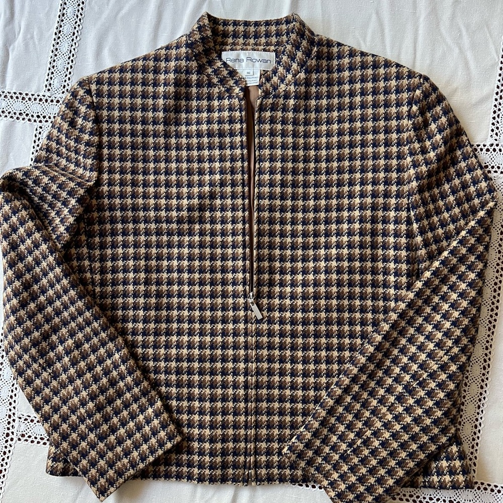 Zip up checkerd blazer